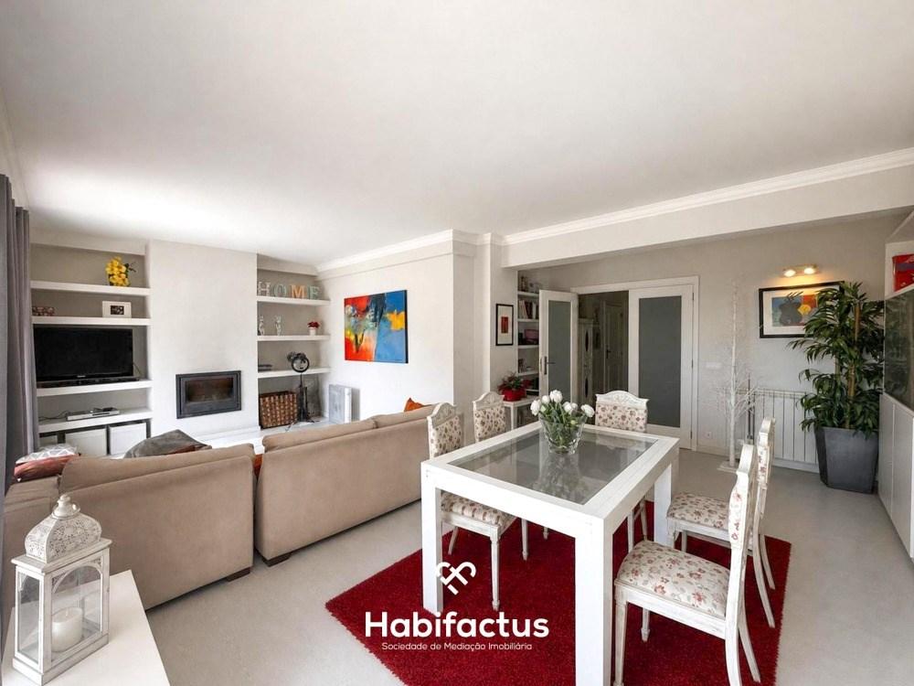 Apartamento Duplex 4 Quartos com Excelentes Áreas e Luz Natural