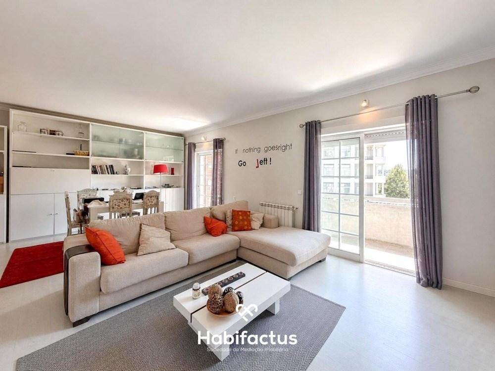 Apartamento Duplex 4 Quartos com Excelentes Áreas e Luz Natural