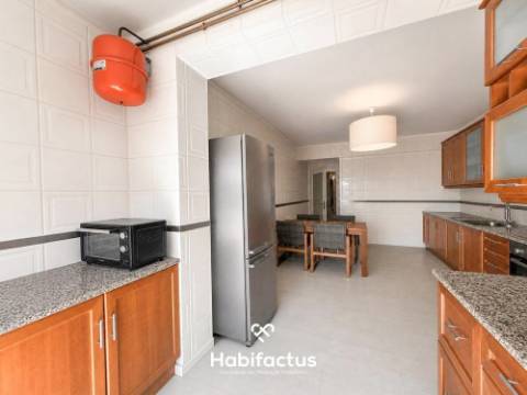 Apartamento Duplex 4 Quartos com Excelentes Áreas e Luz Natural