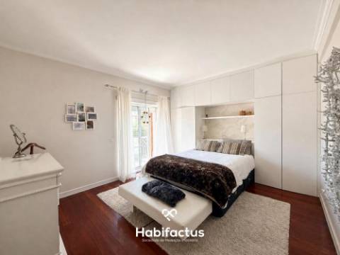 Apartamento Duplex 4 Quartos com Excelentes Áreas e Luz Natural