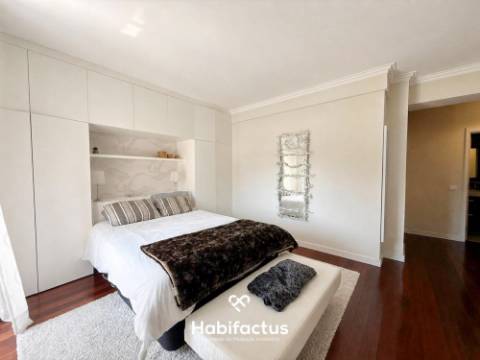 Apartamento Duplex 4 Quartos com Excelentes Áreas e Luz Natural