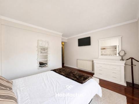 Apartamento Duplex 4 Quartos com Excelentes Áreas e Luz Natural