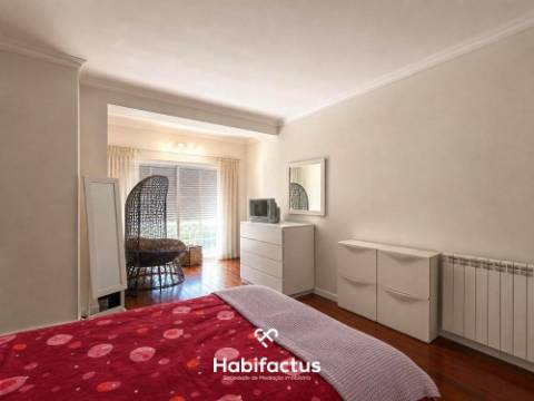 Apartamento Duplex 4 Quartos com Excelentes Áreas e Luz Natural