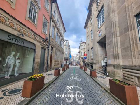 Apartamento T2 para venda no centro de Viseu