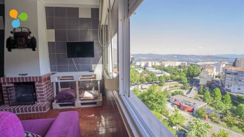 Apartamento T4 junto à Universidade da Beira Interior em Covilhã