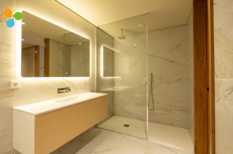 Apartamento T3 novo c/ varanda e 2 lugares de garagem