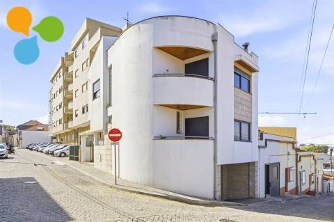 Moradia T3 em Pedrouços, a poucos minutos do Porto