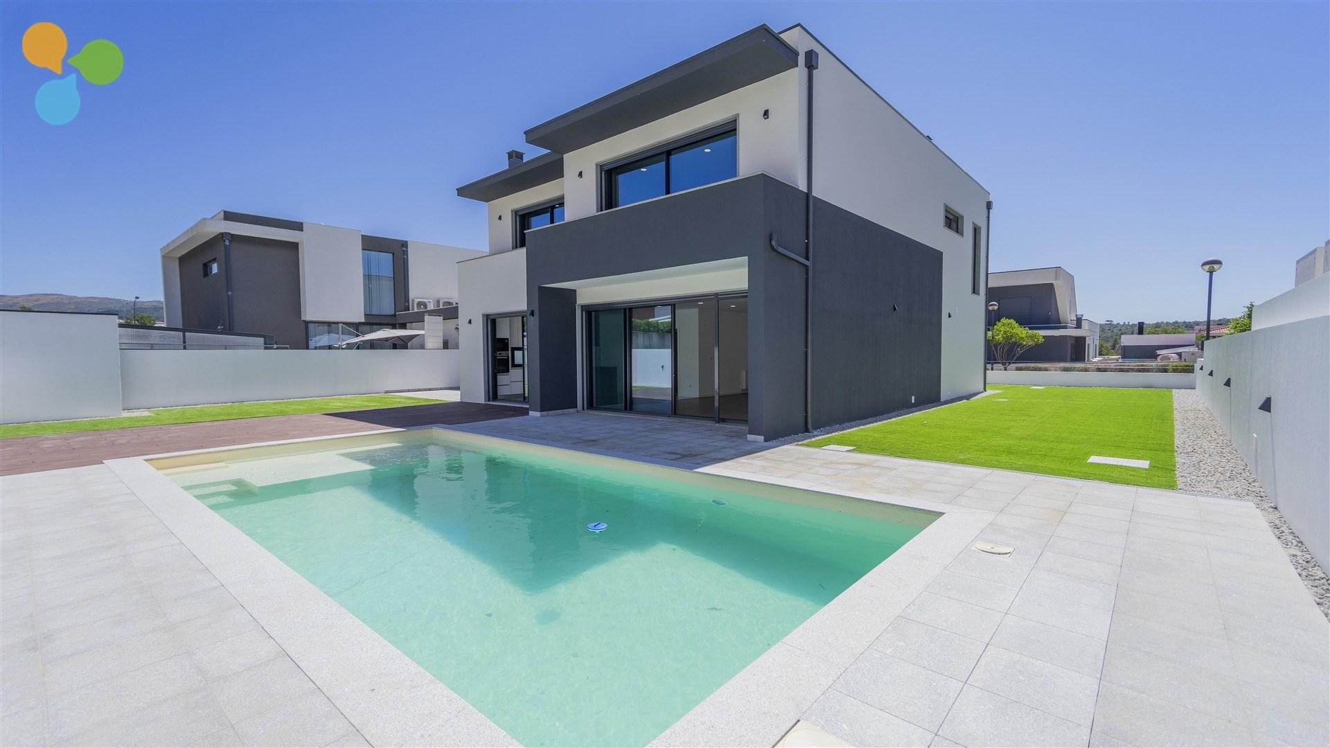 Moradia Isolada T4 Nova | Quinta da Ponte da Terra