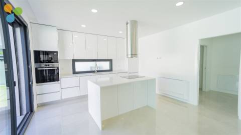 Moradia Isolada T4 Nova | Quinta da Ponte da Terra