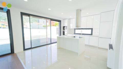 Moradia Isolada T4 Nova | Quinta da Ponte da Terra