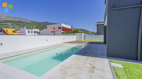 Moradia Isolada T4 Nova | Quinta da Ponte da Terra