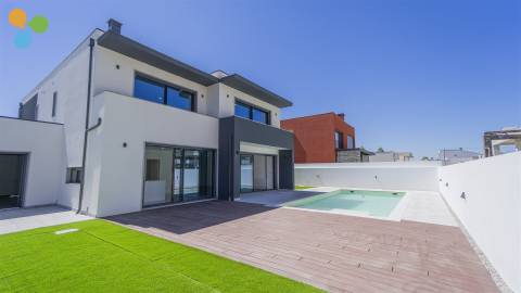 Moradia Isolada T4 Nova | Quinta da Ponte da Terra