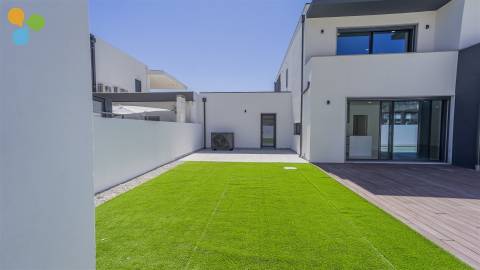 Moradia Isolada T4 Nova | Quinta da Ponte da Terra