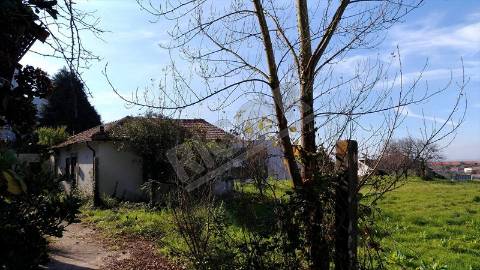 Terreno de 4800m2 para construção de 10 moradias