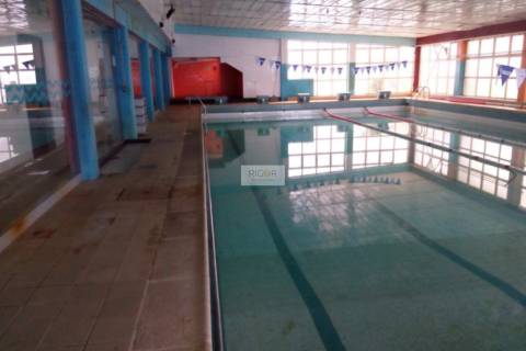 Ginásio com piscina no centro da Trofa