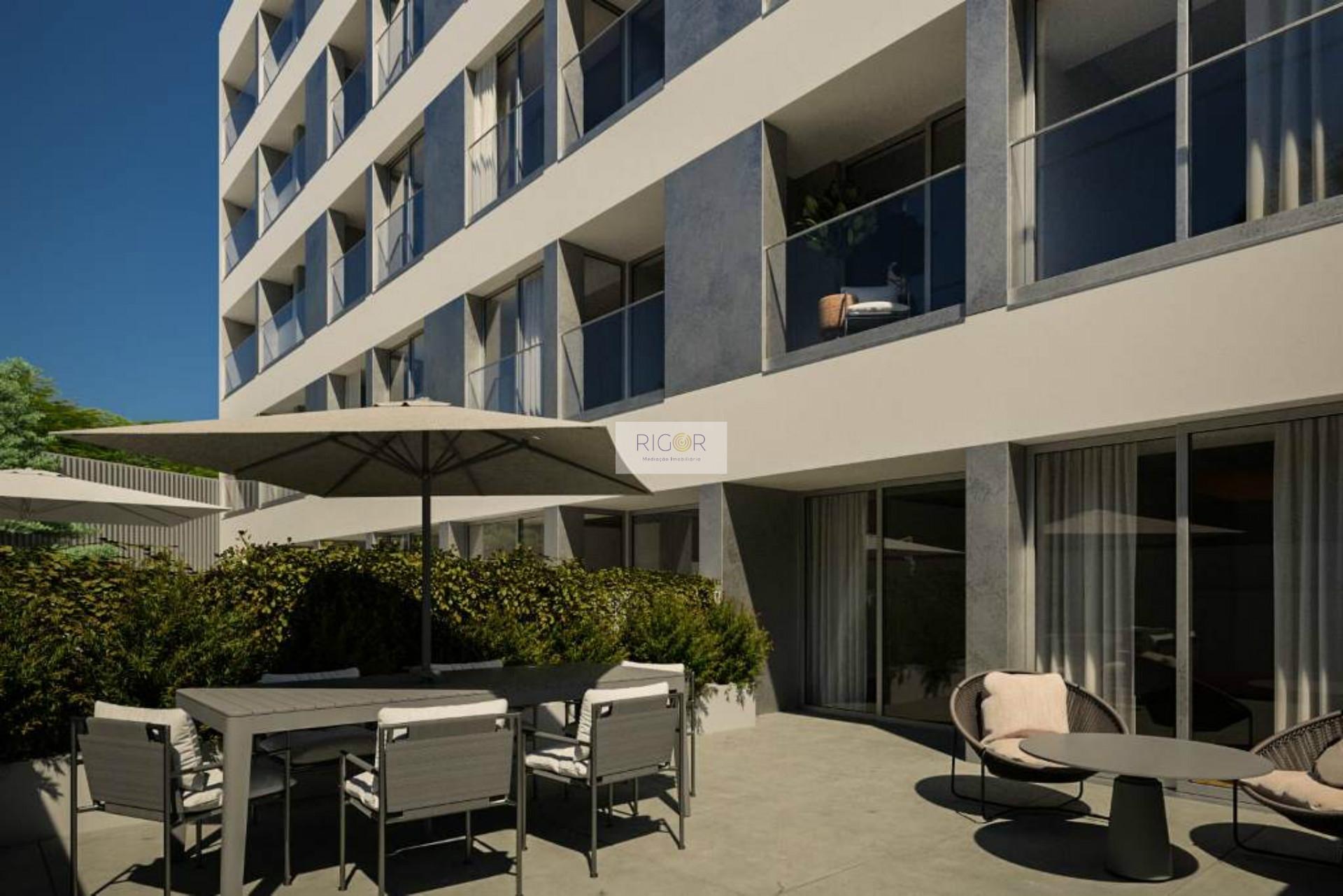 Apartamento T1 com terraço, garagem e arrumo em construção em Pedrouços