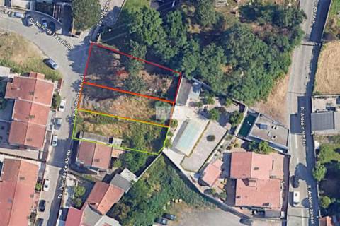 Terreno para Construção de 3 Moradias em Pedrouços