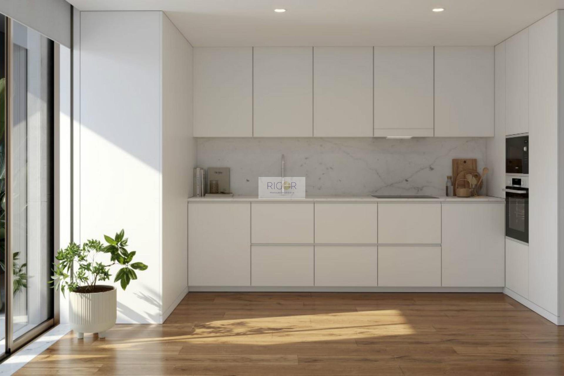 Moradia T3 em construção de 2 frentes em Arcozelo