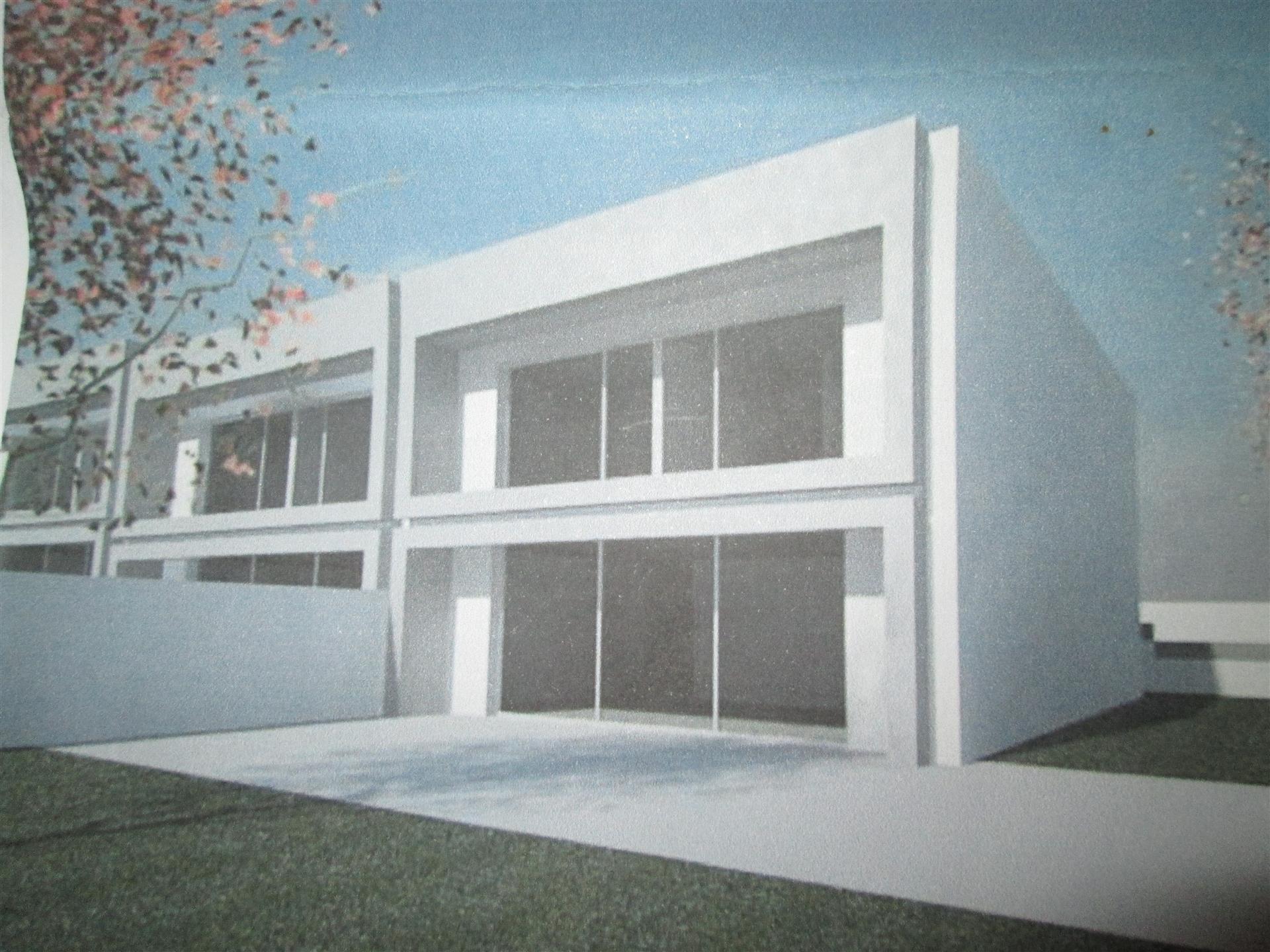 Terreno com 8300m2 com estudo para condomínio fechado à Feira da Santana