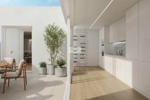 Apartamento T4 com varanda, 3 lugares de estacionamento e arrumo em Matosinhos Sul