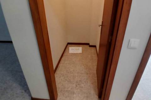 Apartamento T2 com 2 terraços e garagem em Macieira da Maia