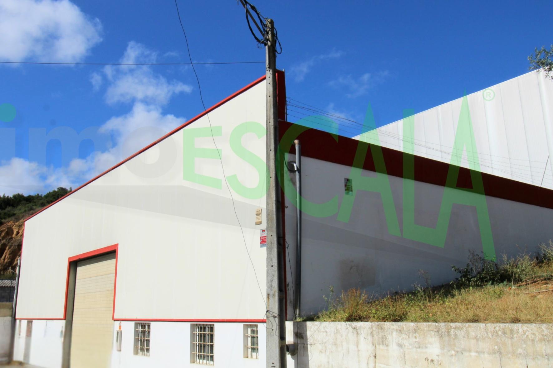 Armazém de 300m2 em Santarém