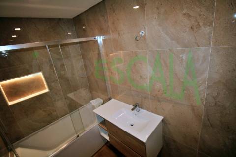 Apartamento T3+1 c/ Terraço