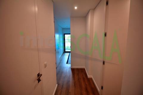 Apartamento T3+1 c/ Terraço