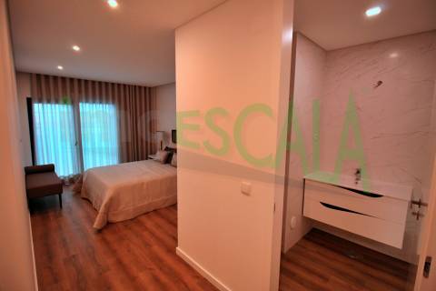 Apartamento T3+1 c/ Terraço