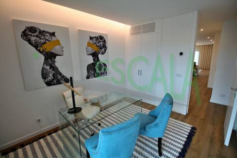Apartamento T3+1 c/ Terraço