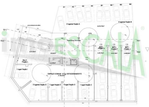 Loja de 271 m2 em empreendimento de luxo em Almeirim