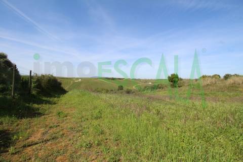 Terreno de 4960 m2 na Moita do Lobo em Manique do Intendente
