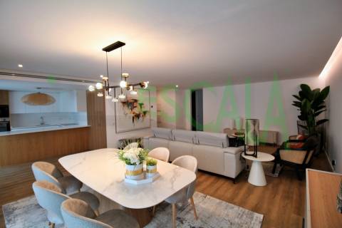 Apartamento T3 c/ Terraço