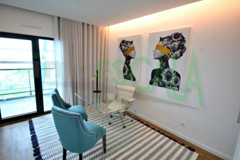 Apartamento T3 c/ Terraço
