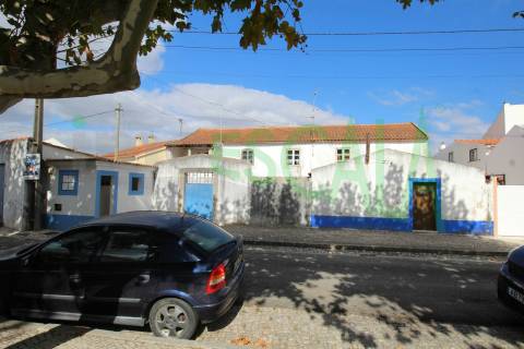 Moradia Centenária para Restaurar