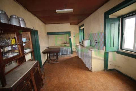 Moradia Centenária para Restaurar