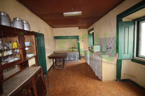 Moradia Centenária para Restaurar