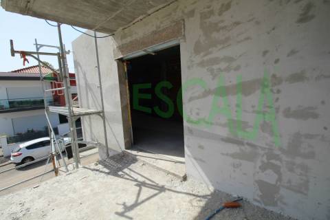 Moradia de linhas modernas em Santarém
