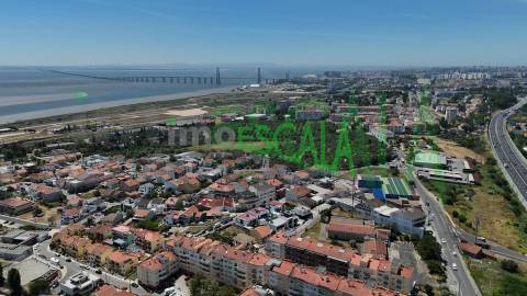 Armazém industrial no concelho de Loures