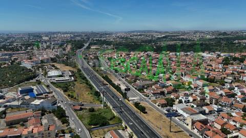Armazém industrial no concelho de Loures