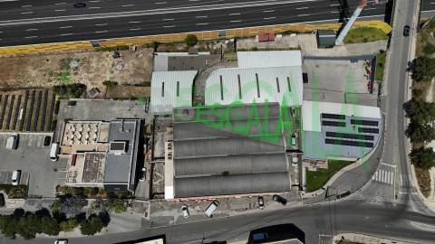 Armazém industrial no concelho de Loures