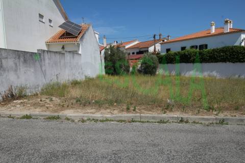 Lote urbano de 383m² no Cartaxo