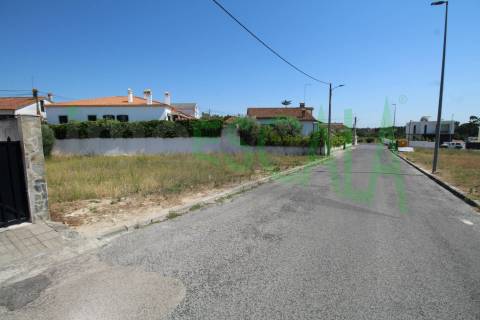 Lote urbano de 383m² no Cartaxo