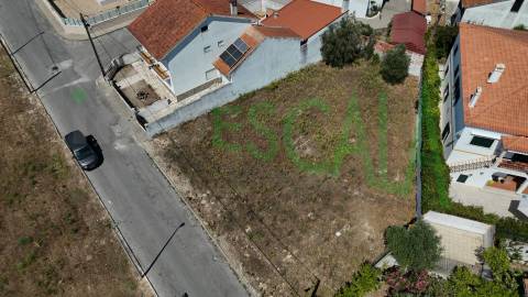 Lote urbano de 383m² no Cartaxo