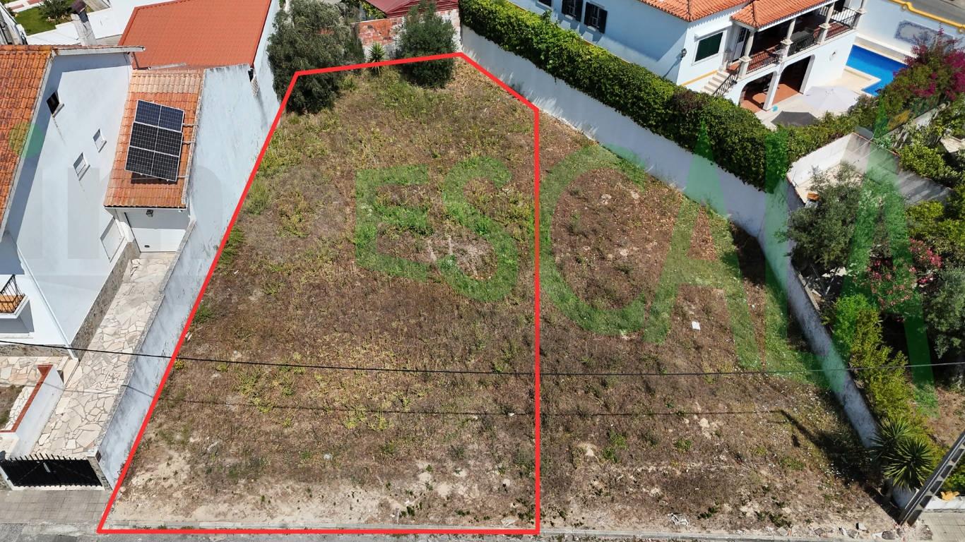 Lote urbano de 383m² no Cartaxo