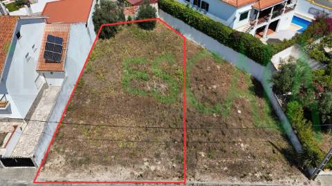 Lote urbano de 383m² no Cartaxo