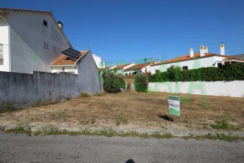 Lote urbano de 383m² no Cartaxo