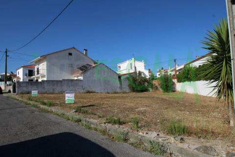 Lote urbano de 383m² no Cartaxo