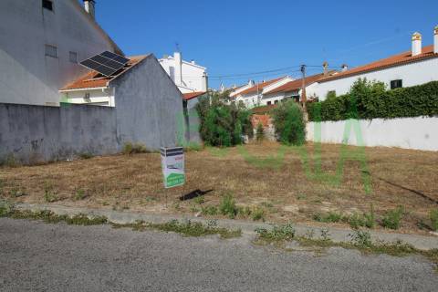 Lote urbano de 383m² no Cartaxo
