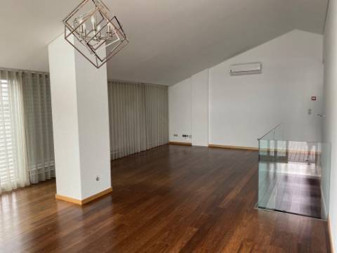 Apartamento T3 DUPLEX Venda em Glória e Vera Cruz,Aveiro